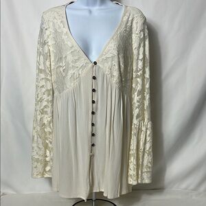 Jolt Cream Lace Blouse Women’s Size Large Angel Wing Sleeves Button Front Blouse